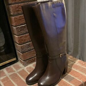 Brown Leather Heeled Boots with Rounded Toe 10 W best for larger calfs